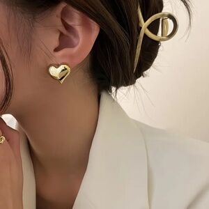 Minimalist Stud Earrings With A Heart-shaped Design Fashion Jewelry